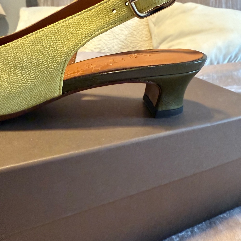 Chie Mihara Heylo Yellow and Brown Snakeskin pattern low heels - Picture 3 of 5